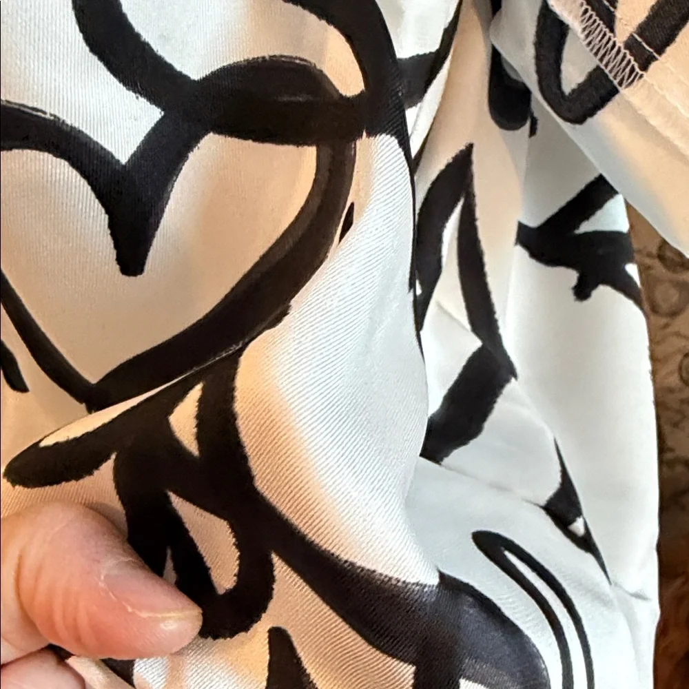 DKNY White and Black Heart Pattern Blouse - Picture 14 of 16